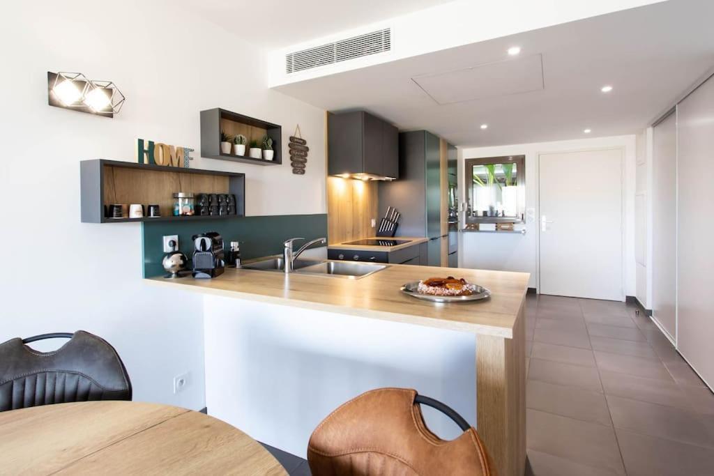 A7- 2 Bdr Sea & Mountain View - Ac, Parking, Pool & Terrace Daire Antibes Dış mekan fotoğraf