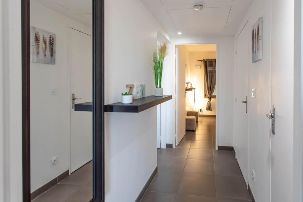 A7- 2 Bdr Sea & Mountain View - Ac, Parking, Pool & Terrace Daire Antibes Dış mekan fotoğraf