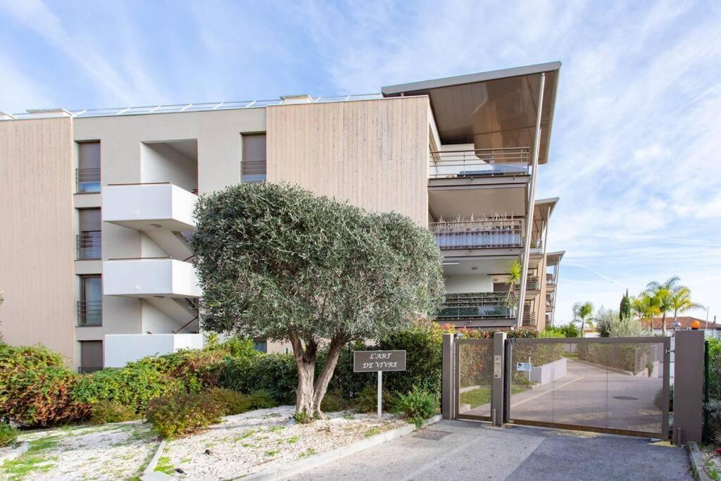 A7- 2 Bdr Sea & Mountain View - Ac, Parking, Pool & Terrace Daire Antibes Dış mekan fotoğraf
