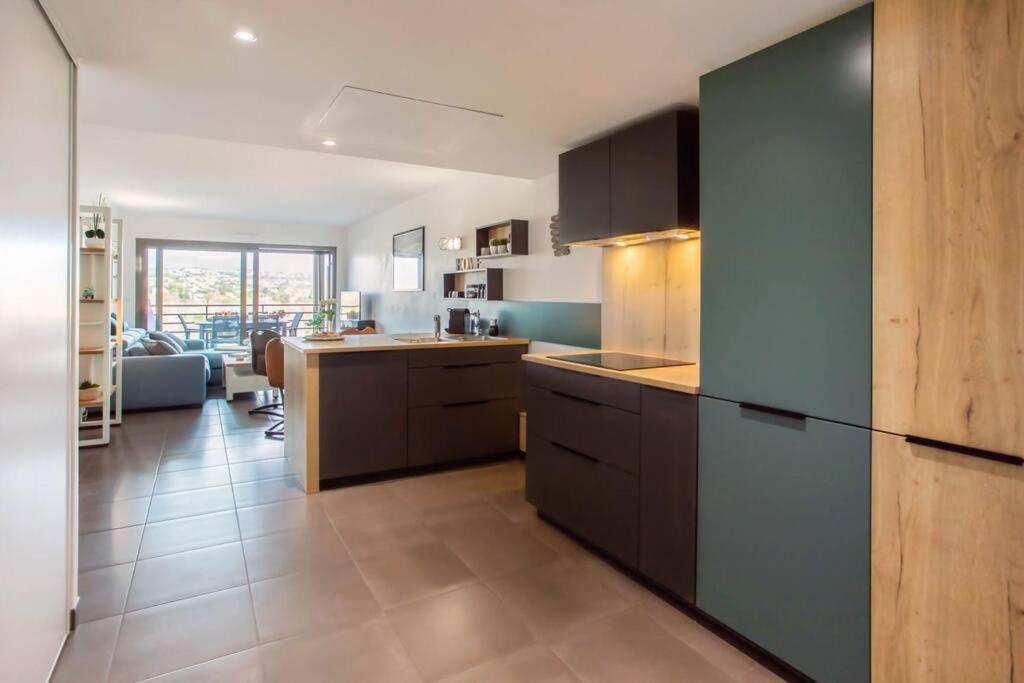 A7- 2 Bdr Sea & Mountain View - Ac, Parking, Pool & Terrace Daire Antibes Dış mekan fotoğraf