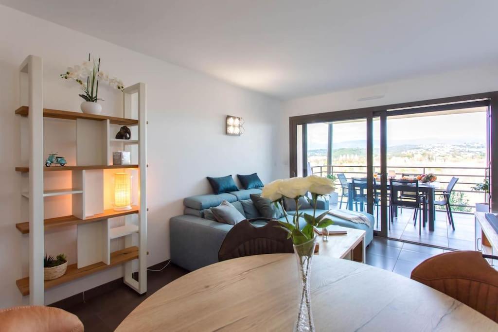 A7- 2 Bdr Sea & Mountain View - Ac, Parking, Pool & Terrace Daire Antibes Dış mekan fotoğraf